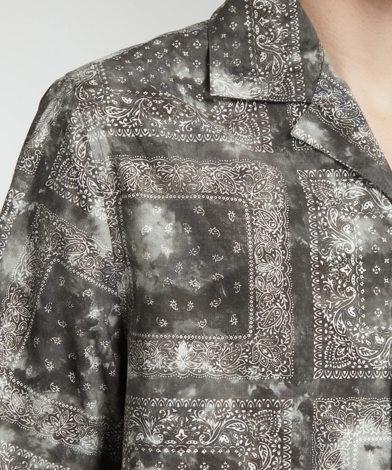 Eren Tie-Dye Bandana Shirt - Image 4