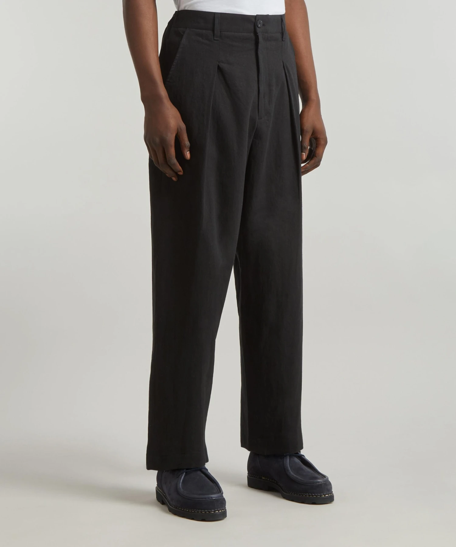 One Tuck Linen Trousers - Image 3